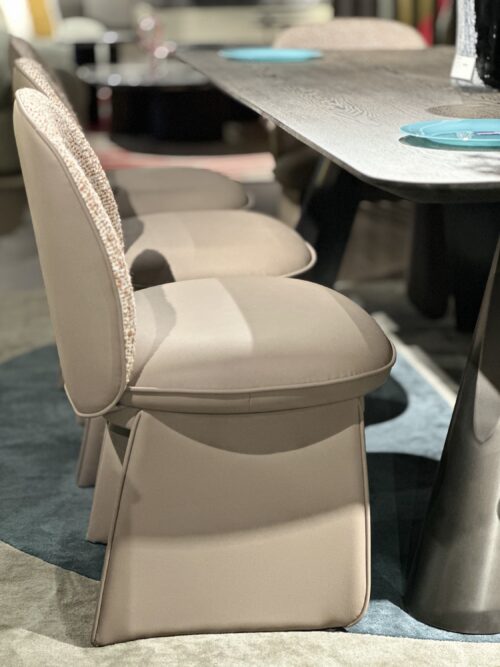 Table à manger 8 chaises – Image 4