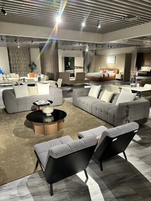 Salon 4+2 places