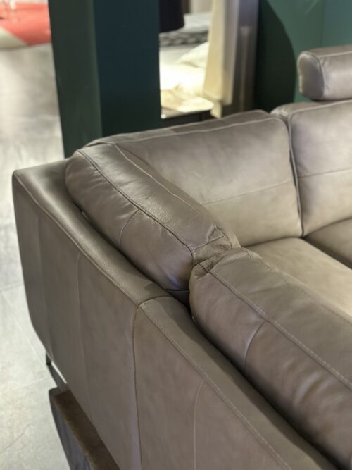 Salon L château d’Ax en cuir – Image 3